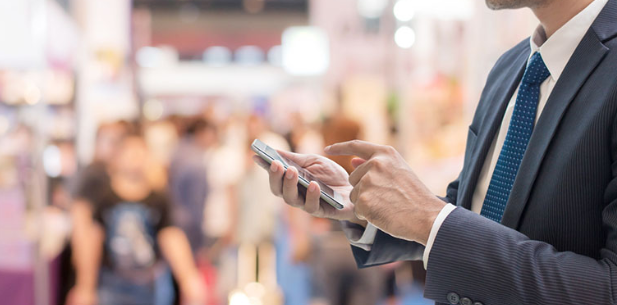 Man using app on smartphone