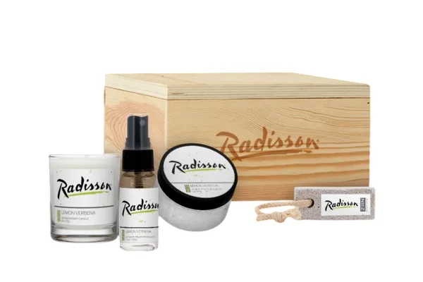 Hogyo spa gift set in a wooden box with candle, soap, bath salts