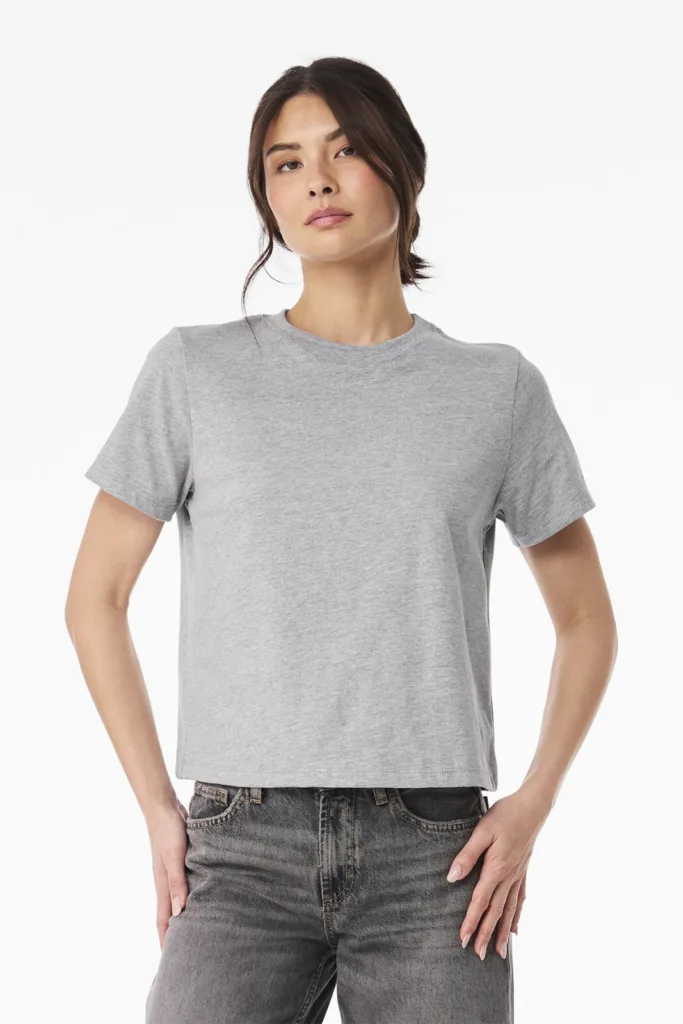 Woman in grey custom t-shirt with a boxy fit