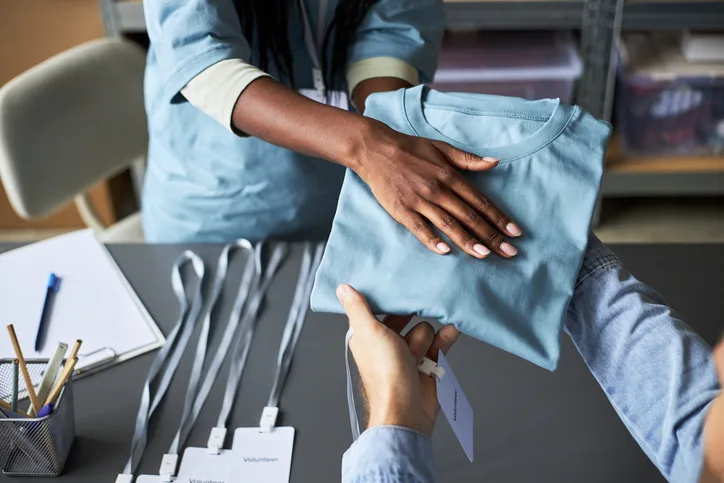 New Hire Swag: How Employee Onboarding Kits Create a Better Welcome